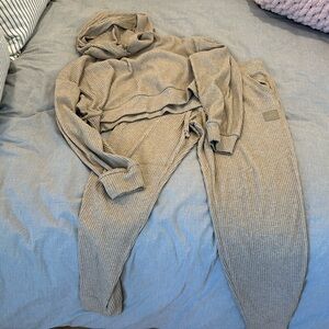 Alo Yoga Women’s Muse Hoodie and Muse Sweatpants Set